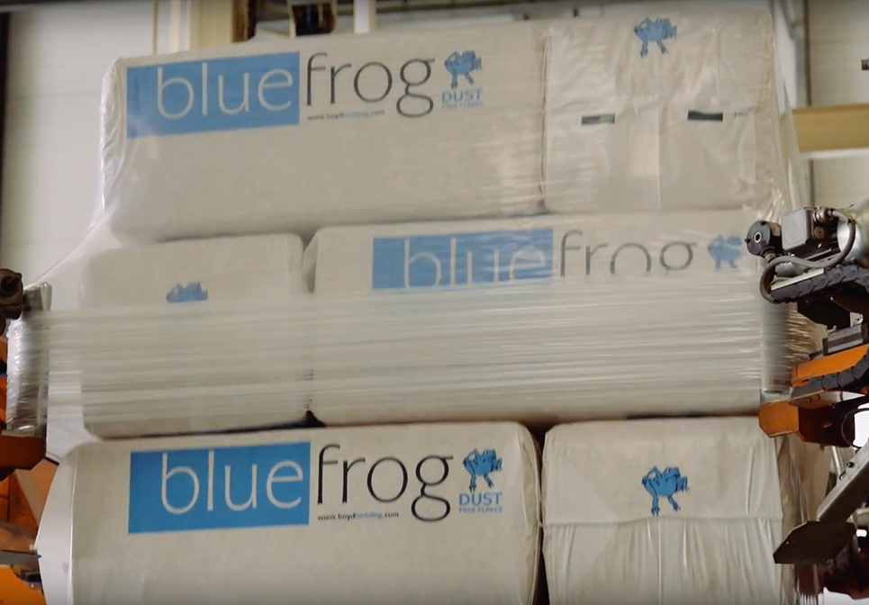 boyd bedding blue frog horse shavings in bulk packed